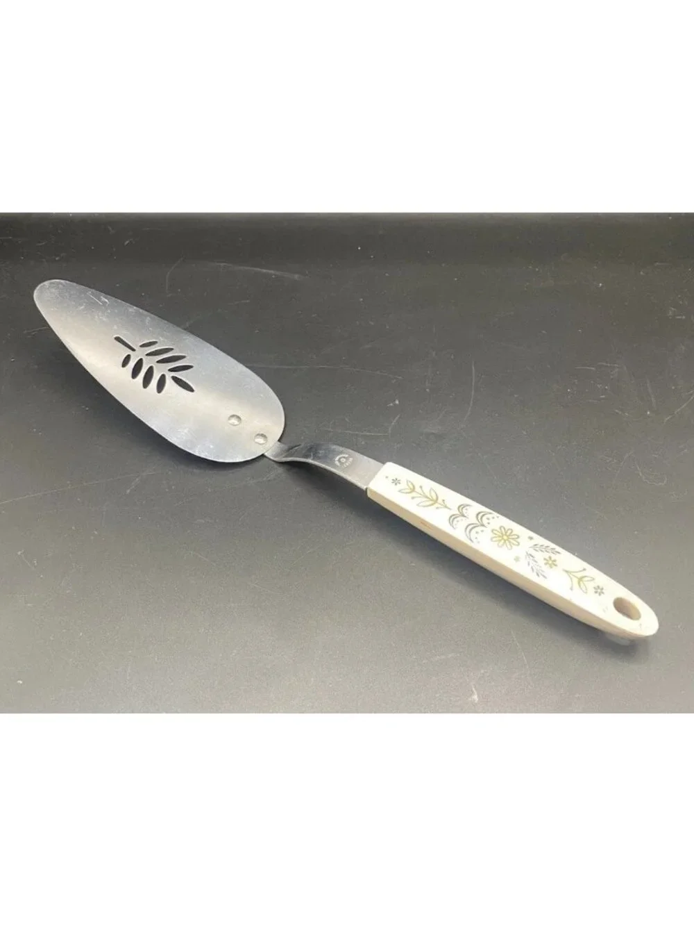Vintage Flint Arrowhead Stainless Steel Wheat Handle Heavy Duty Pie Cake Server